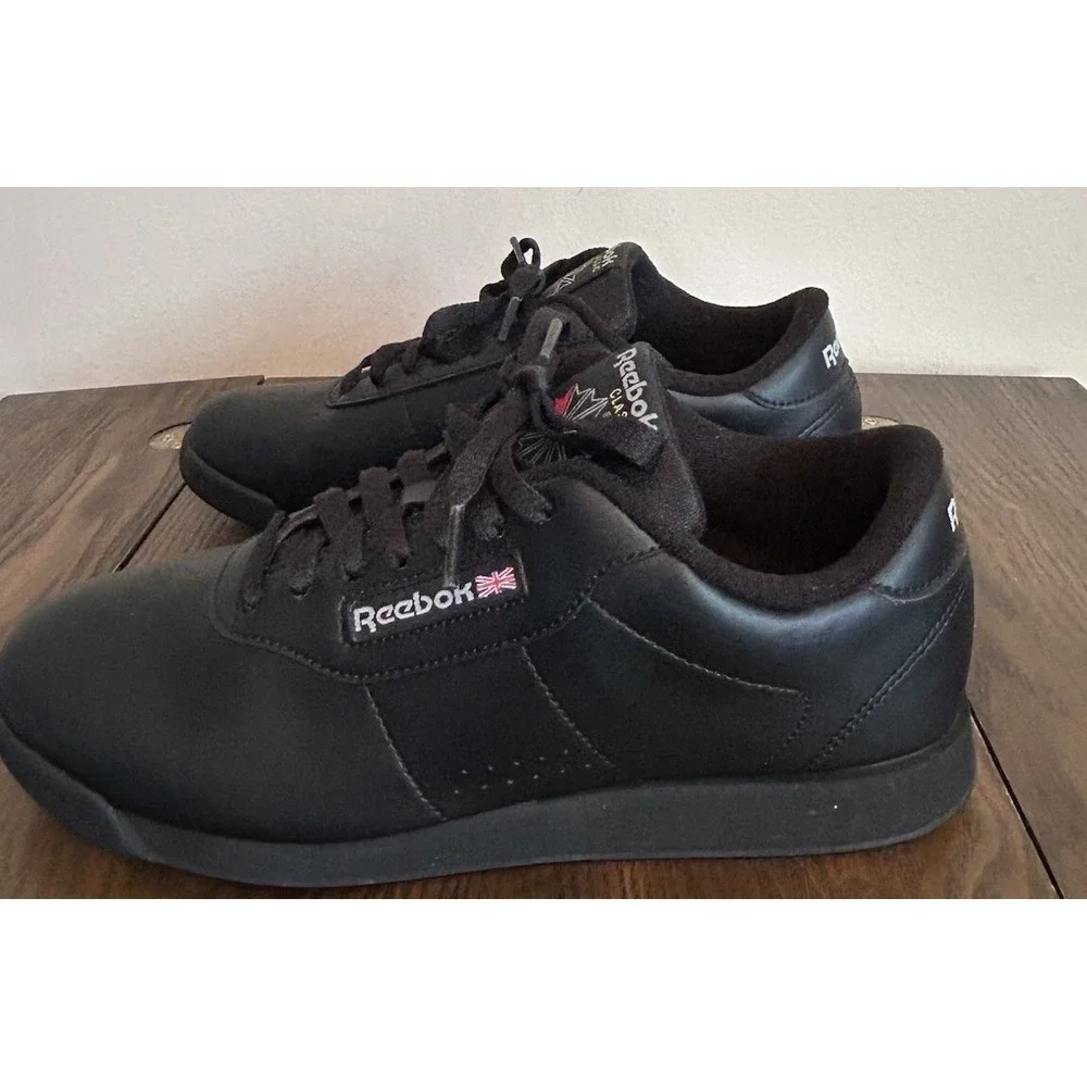 Reebok Women's‎ Low Classic Princess Black Sneakers Size 9.5